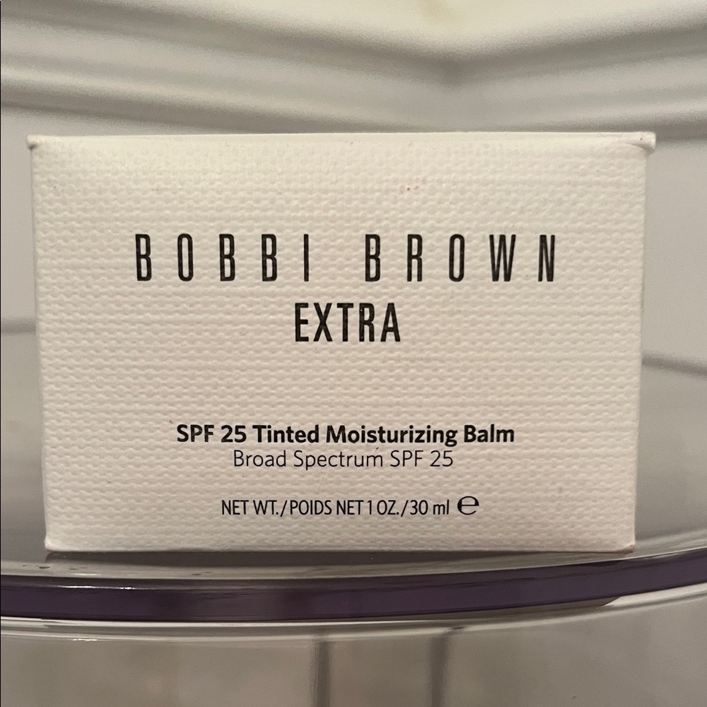 Bobbi Brown Extra Tinted Moisturizing Balm
